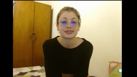 Snapshot of sweetcalm_ chatting on 03/05/26, 04:52 sweetcalm_ online show from 03/05/26, 04:52