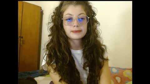 Snapshot of sweetcalm_ chatting on 05/20/26, 04:29 sweetcalm_ online show from 05/20/26, 04:29