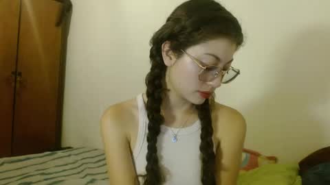 Snapshot of sweetcalm_ chatting on 05/25/26, 09:32 sweetcalm_ online show from 05/25/26, 09:32