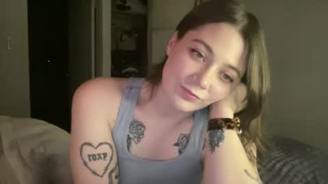 Snapshot of sweetcandyangel chatting on 02/10/25, 03:35 sweetcandy online show from 02/10/25, 03:35