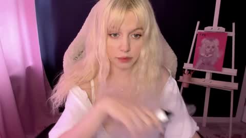 Lisa online show from 06/01/26, 09:11