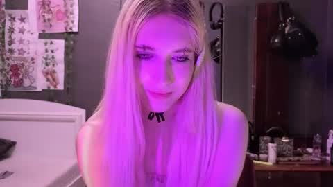 sweetcrystalll online show from 07/10/26, 08:22