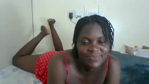 Snapshot of sweetdarkskin chatting on 02/23/25, 06:23 CLARIS online show from 02/23/25, 06:23