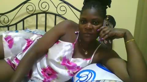 Snapshot of sweetdarkskin chatting on 10/21/25, 06:58 CLARIS online show from 10/21/25, 06:58