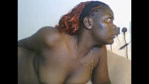 Snapshot of sweetdarkskin chatting on 06/06/26, 02:05 CLARIS online show from 06/06/26, 02:05