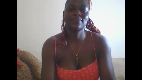 Snapshot of sweetdarkskin chatting on 06/08/26, 11:21 CLARIS online show from 06/08/26, 11:21