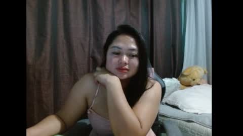 Snapshot of sweetdemurelady chatting on 05/22/26, 01:28 Lynn online show from 05/22/26, 01:28