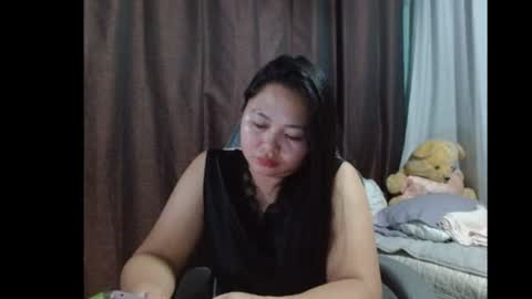 Snapshot of sweetdemurelady chatting on 05/28/26, 01:19 Lynn online show from 05/28/26, 01:19