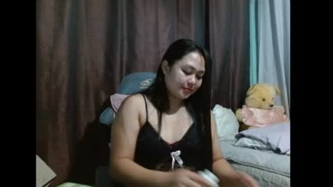 Snapshot of sweetdemurelady chatting on 05/31/26, 12:34 Lynn online show from 05/31/26, 12:34