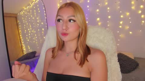 natalia online show from 12/19/25, 06:42
