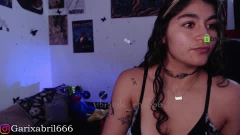 Snapshot of sweetdevil631 chatting on 01/01/25, 06:16 Abril online show from 01/01/25, 06:16