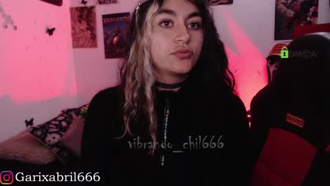 Snapshot of sweetdevil631 chatting on 01/02/25, 02:35 Abril online show from 01/02/25, 02:35