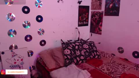 Abril online show from 10/15/25, 04:07