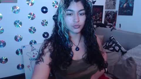 Abril online show from 10/20/25, 03:34