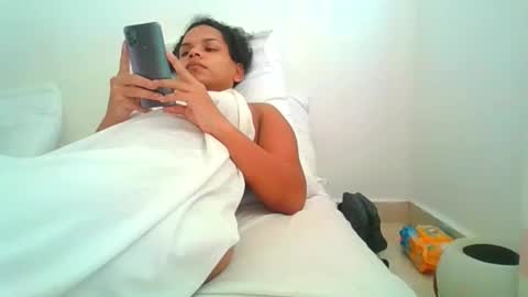 Snapshot of sweetdoll6 chatting on 12/01/25, 11:37 Sweet Doll online show from 12/01/25, 11:37