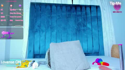 Mia online show from 10/08/25, 03:15