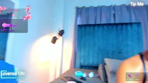 Snapshot of sweetebony_69 chatting on 05/27/26, 11:40 Mia online show from 05/27/26, 11:40