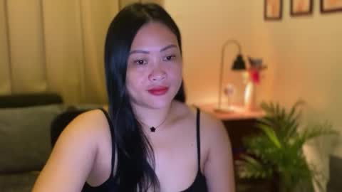 Snapshot of sweetestsmile_ chatting on 11/07/25, 01:05 Khaye online show from 11/07/25, 01:05