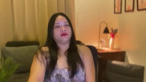 Snapshot of sweetestsmile_ chatting on 11/16/25, 11:21 Khaye online show from 11/16/25, 11:21