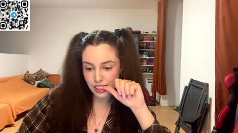 Snapshot of sweetfenomen67 chatting on 06/04/26, 07:09 Joanna online show from 06/04/26, 07:09
