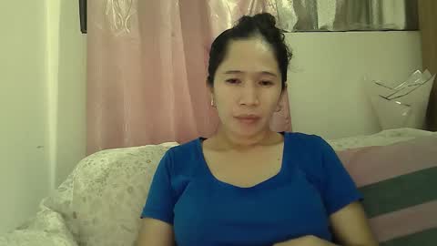 Snapshot of sweetfilipinawet chatting on 09/21/25, 01:24 Stacy online show from 09/21/25, 01:24