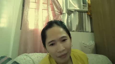 Snapshot of sweetfilipinawet chatting on 09/27/25, 10:37 Stacy online show from 09/27/25, 10:37