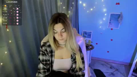 Snapshot of sweetfoyou chatting on 09/21/25, 05:42 sweetfoyou online show from 09/21/25, 05:42