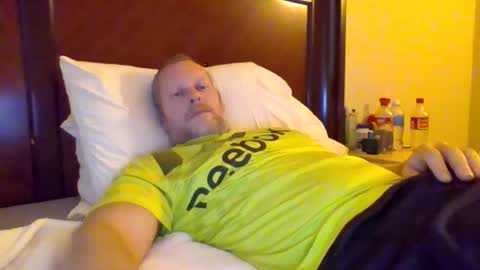 Snapshot of sweetg233 chatting on 01/03/25, 05:42 sweetg233 online show from 01/03/25, 05:42