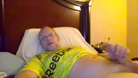 Snapshot of sweetg233 chatting on 10/16/25, 05:36 sweetg233 online show from 10/16/25, 05:36