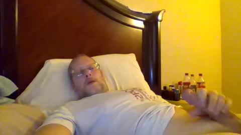 Snapshot of sweetg233 chatting on 10/22/25, 05:45 sweetg233 online show from 10/22/25, 05:45