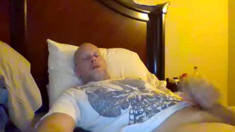 Snapshot of sweetg233 chatting on 10/31/25, 07:04 sweetg233 online show from 10/31/25, 07:04