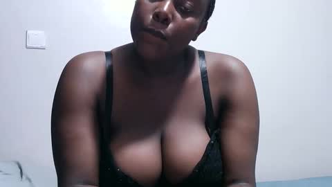 sweetgal11 online show from 05/18/26, 11:49