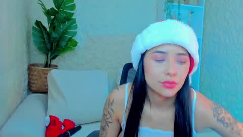 Dulce online show from 12/25/24, 04:22
