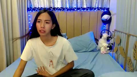 Snapshot of sweetgirl_daphne chatting on 06/04/26, 06:19 sweetgirl_daphne online show from 06/04/26, 06:19