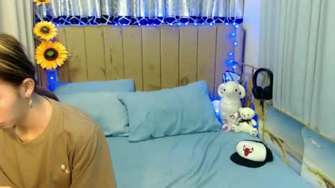 Snapshot of sweetgirl_daphne chatting on 06/14/26, 12:07 sweetgirl_daphne online show from 06/14/26, 12:07