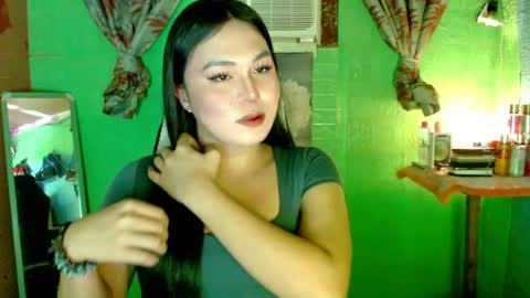 Snapshot of sweetgirl_kathy chatting on 04/19/26, 01:43 Kathy online show from 04/19/26, 01:43