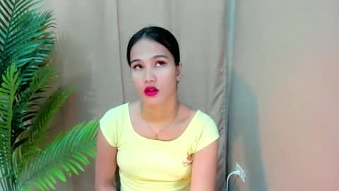 Snapshot of sweetgirl_latina143 chatting on 09/18/25, 06:26 sweetgirl_latina143 online show from 09/18/25, 06:26