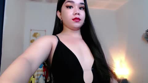 Snapshot of sweetgirl_mayxx chatting on 12/23/25, 12:08 May online show from 12/23/25, 12:08