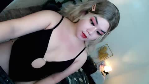 Snapshot of sweetgirl_mayxx chatting on 01/19/26, 12:25 May online show from 01/19/26, 12:25