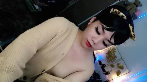 Snapshot of sweetgirl_mayxx chatting on 02/09/26, 12:42 May online show from 02/09/26, 12:42