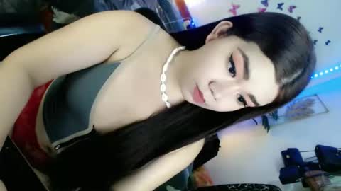 Snapshot of sweetgirl_mayxx chatting on 04/17/26, 11:19 May online show from 04/17/26, 11:19