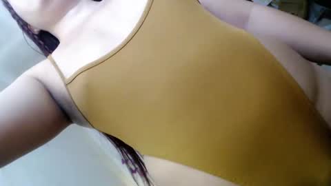 Snapshot of sweetgirl_mayxx chatting on 07/11/26, 12:02 May online show from 07/11/26, 12:02