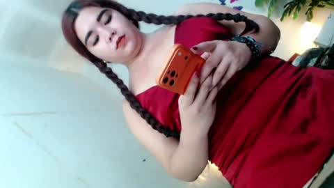 Snapshot of sweetgirl_mayxx chatting on 07/28/26, 01:23 May online show from 07/28/26, 01:23