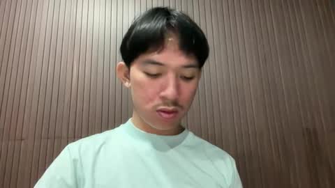 Snapshot of sweetguy102103 chatting on 03/18/26, 10:29 khrayan online show from 03/18/26, 10:29