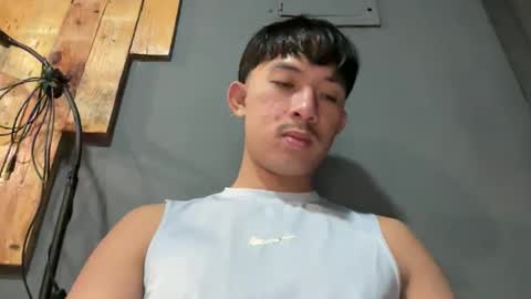 Snapshot of sweetguy102103 chatting on 03/20/26, 11:15 khrayan online show from 03/20/26, 11:15