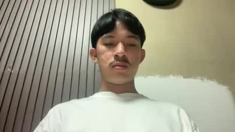 Snapshot of sweetguy102103 chatting on 04/03/26, 03:54 khrayan online show from 04/03/26, 03:54