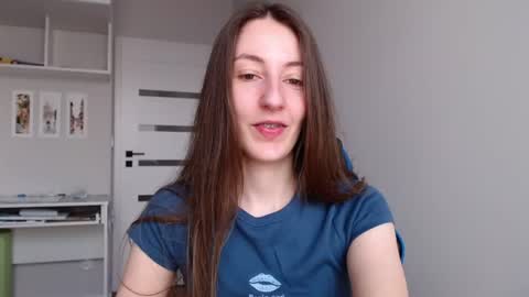 Snapshot of sweetheart_77 chatting on 06/22/26, 08:33 Emma online show from 06/22/26, 08:33