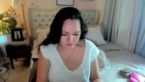 Snapshot of sweethoney369 chatting on 03/05/26, 05:14 Layla online show from 03/05/26, 05:14
