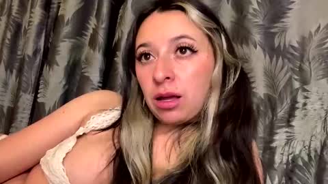 Snapshot of sweetie_cake chatting on 03/11/25, 01:48 sweetie_cake online show from 03/11/25, 01:48