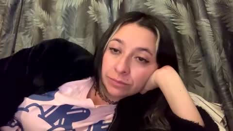 Snapshot of sweetie_cake chatting on 03/12/25, 02:41 sweetie_cake online show from 03/12/25, 02:41